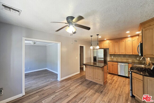Building Photo - 22957 Stagg St