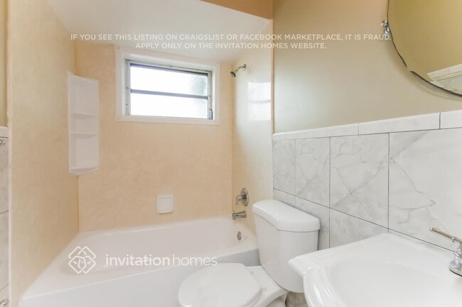 Building Photo - 5430 SW 21st St