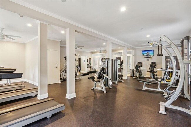 Building Photo - 27301 Plantation Dr NE