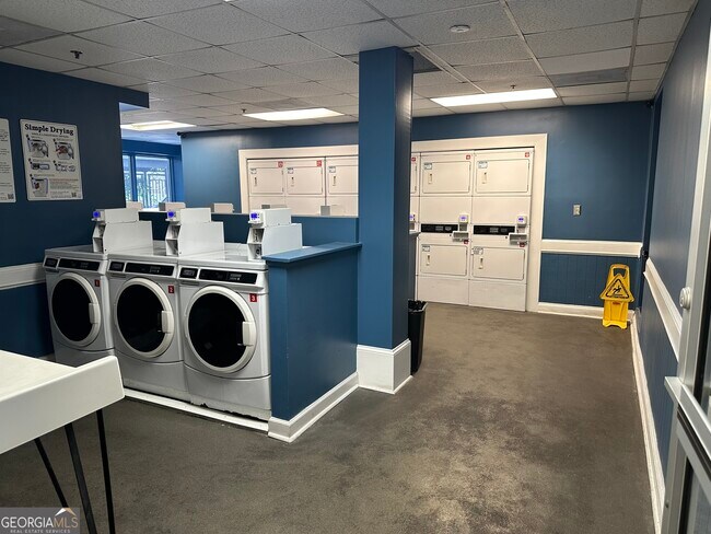 Building Photo - 620 Peachtree St NE