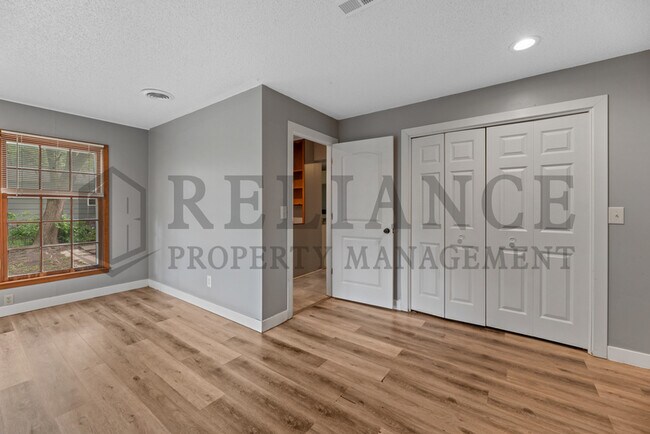 Building Photo - 6114 E Rockwood Rd