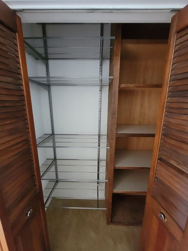 Building Photo - BEAUTIFUL 4BD - 3BA SINGLE STORY HOUSE WITH PRIVATE LAUNDRY AND DETACHED 2 CAR GARAGE