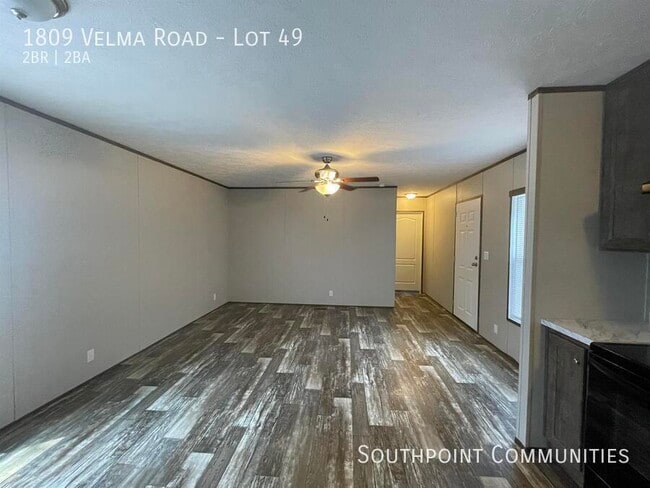 Building Photo - 1809 Velma Rd