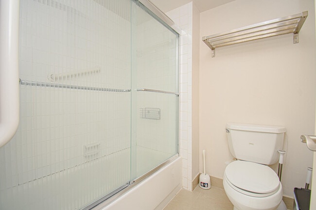 Building Photo - 8334 Cypress Ln