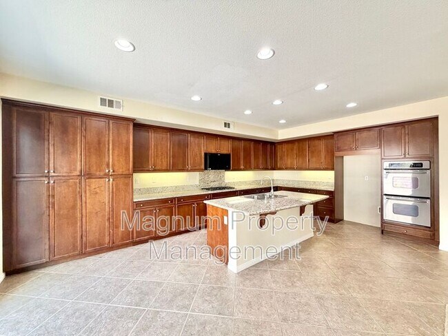 Building Photo - 29998 Couples Ave
