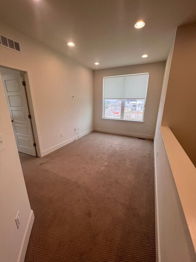 Building Photo - NEW BUILD 4 Bed 3.5 Bath Townhome In Superior-Available Now!