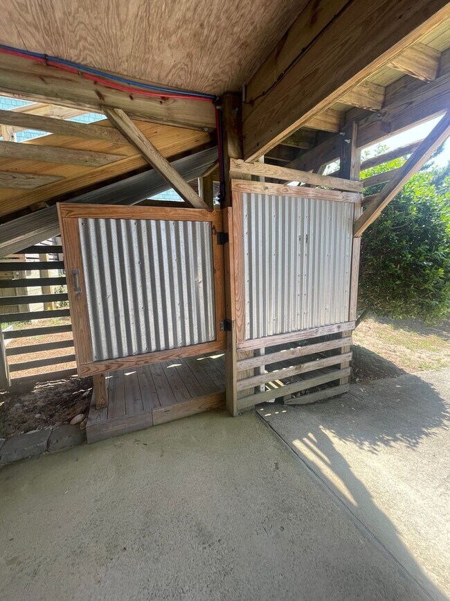 Building Photo - Long term rental in Nags Head