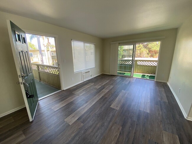 Primary Photo - Remodeled 2 bed, 1-1/2 bath Gated Condo in...