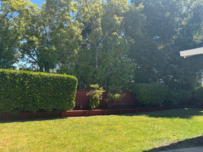 Building Photo - Lovely 3-Bedroom, 2-Bath Home in Desirable...