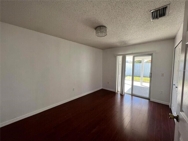 Building Photo - 1081 Vista Palma Way