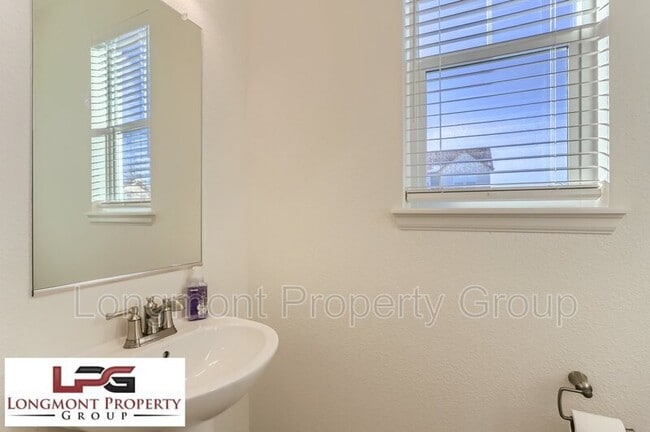 Building Photo - 450 Canadian Crossing Dr