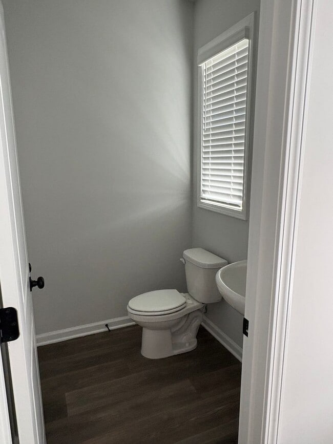 Building Photo - 130 Lauren St