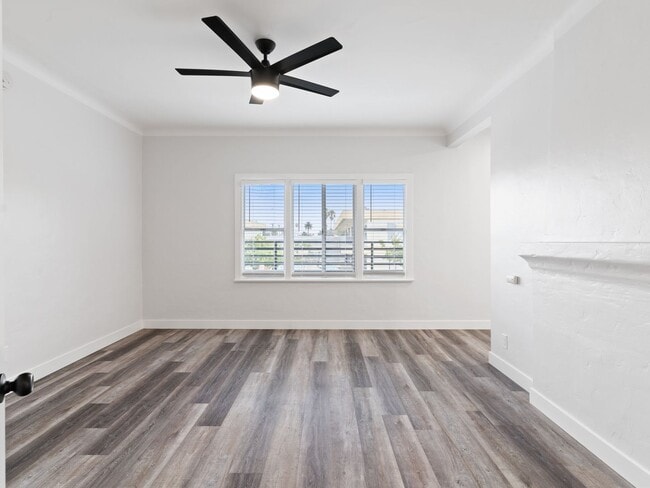 Interior Photo - 608 W 6th Street