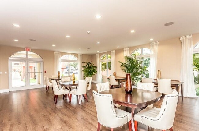 Building Photo - 9357 Ave