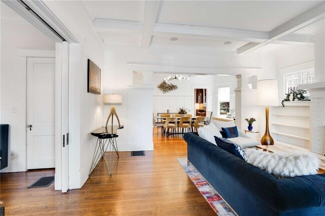 Building Photo - 349 9th St NE