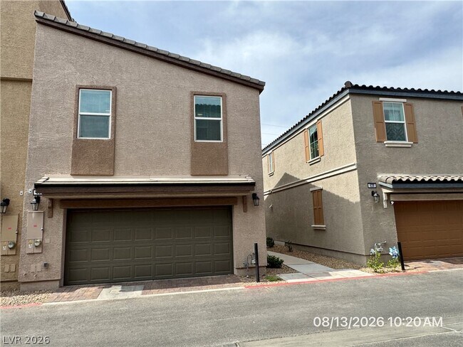 Building Photo - 630 Bellus Pl