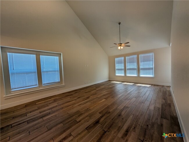 Building Photo - 1052 Easy Gruene