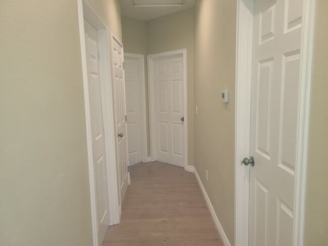 Building Photo - 972 Karesh Ave