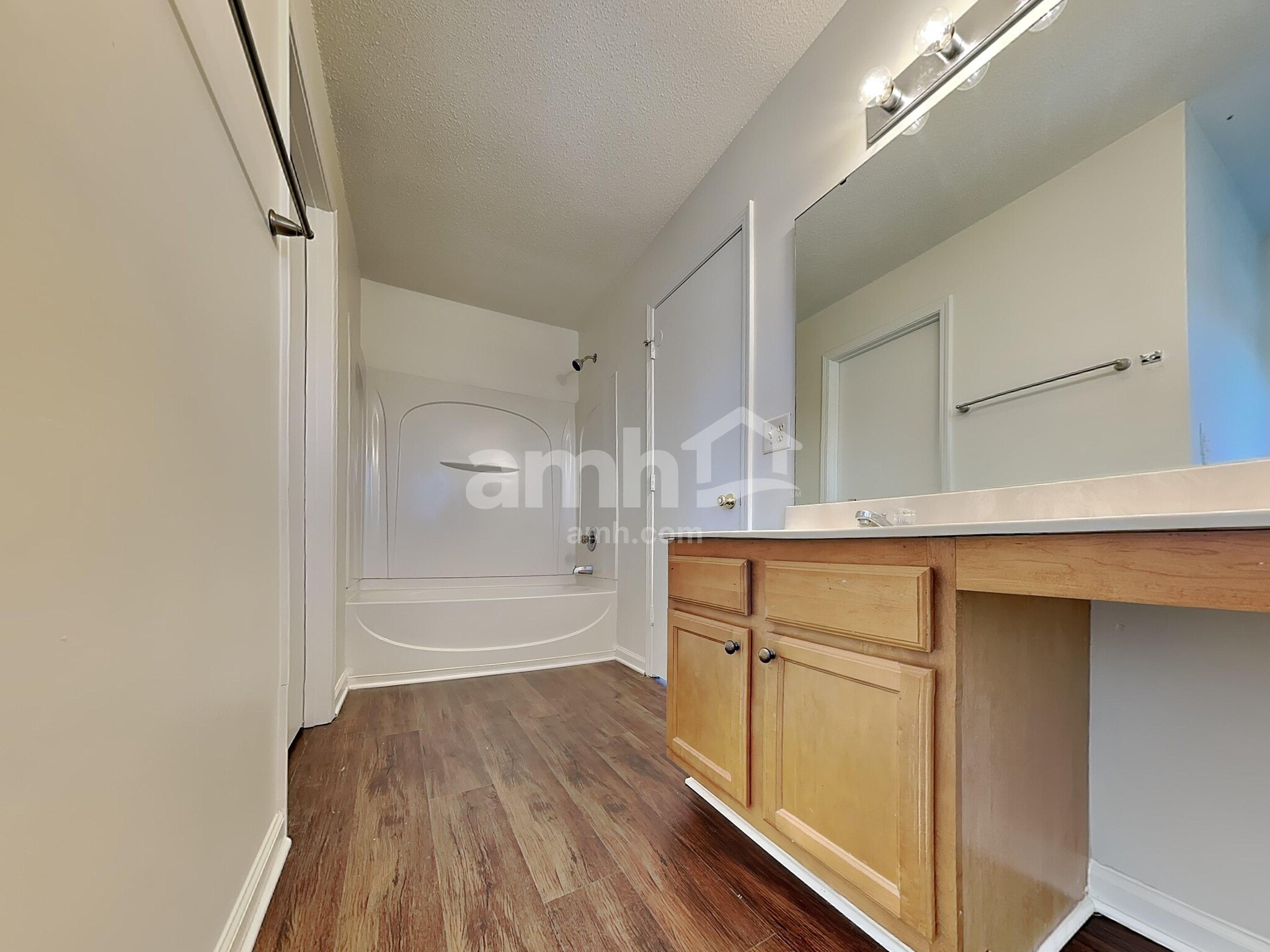 Building Photo - 137 Bellfare Dr