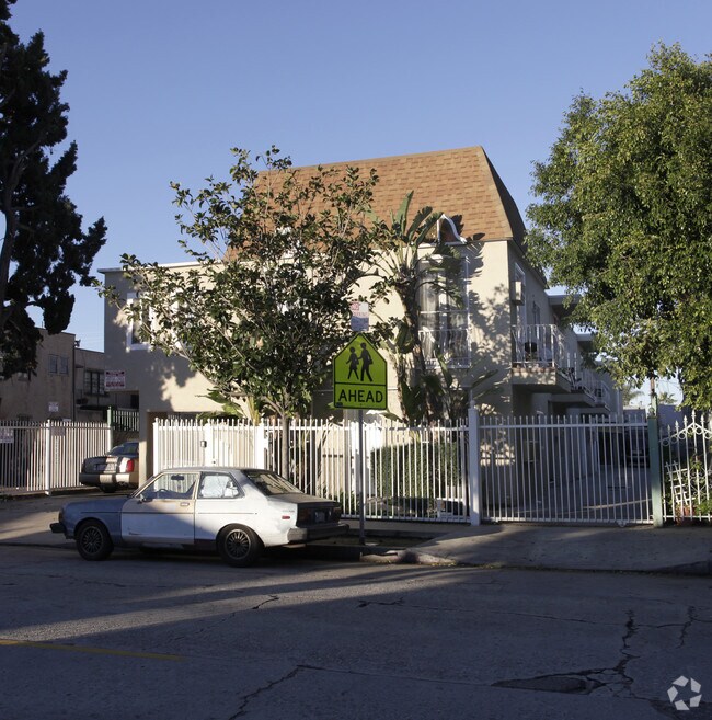 Primary Photo - 1037 Wilcox Ave