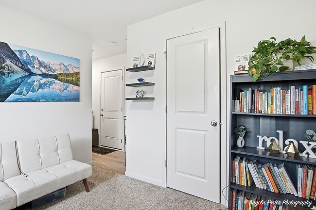 Building Photo - 2117 Yellowstone Blvd