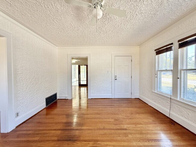 Building Photo - 1013 23rd St W