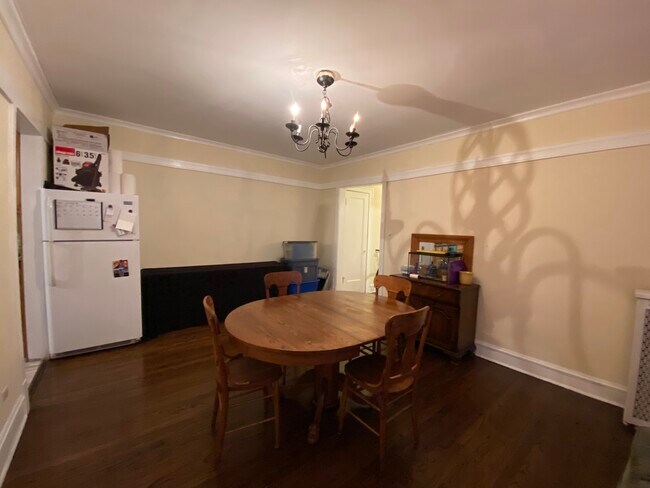 Building Photo - 6356 N Paulina St