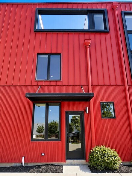Building Photo - 76 E 17th St
