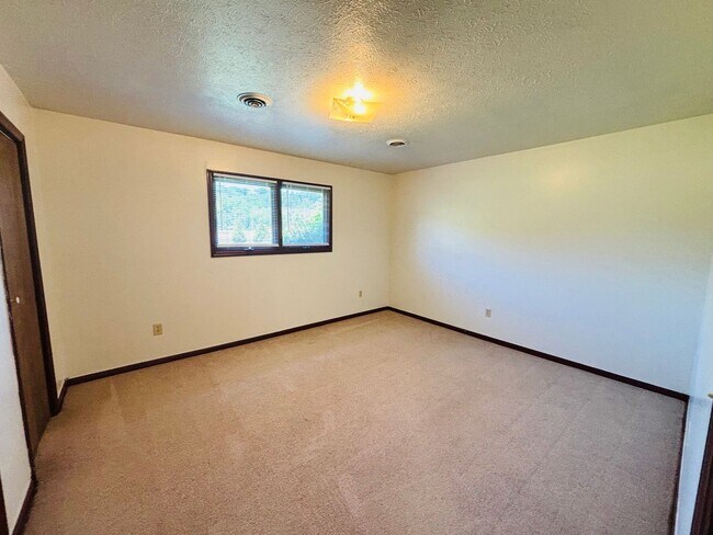 Building Photo - 4402 Riffe St