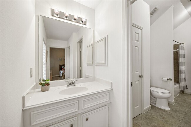 Building Photo - 2614 Cezanne Cir