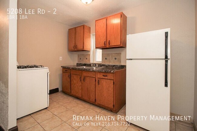 Building Photo - 5208 Lee Rd #2, Maple Hts - 1 bed 1 bath a...