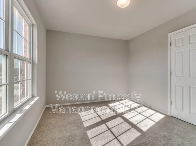 Building Photo - 9720 High Noon Rd