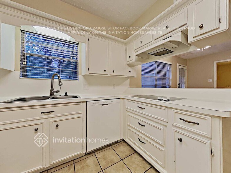 Building Photo - 5203 Cobble Ln