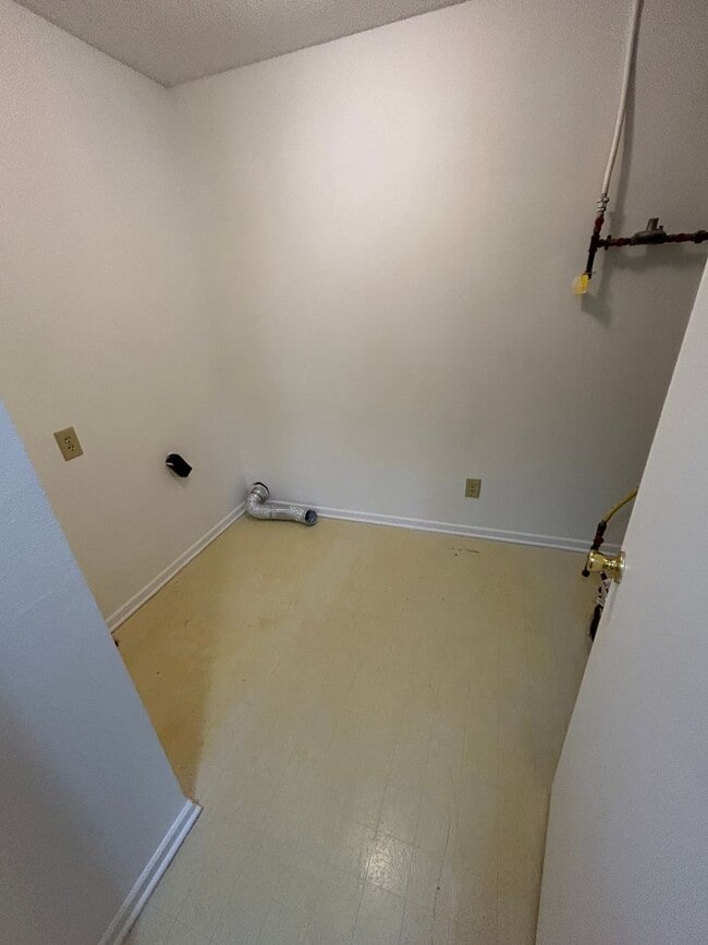 Building Photo - Franklin IN - 3 BR home