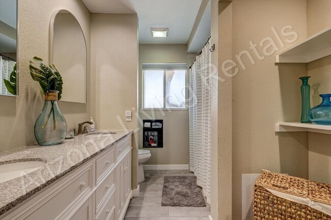 Building Photo - FURNISHED RENOVATED HOME