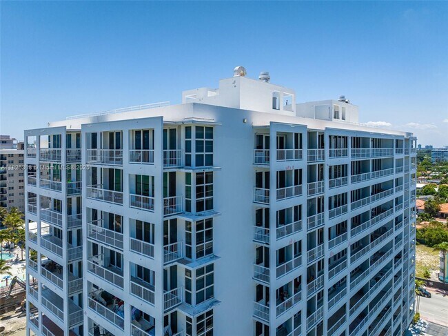 Building Photo - 9341 Collins Ave