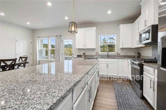 Building Photo - 416 Scharberry Ln