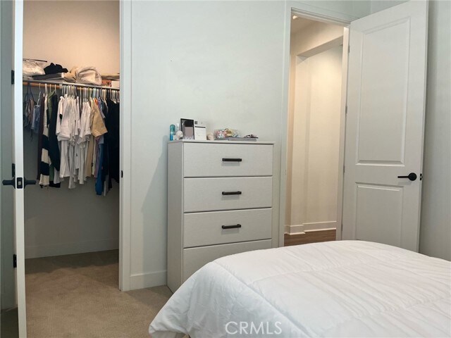 Building Photo - 476 Chorus