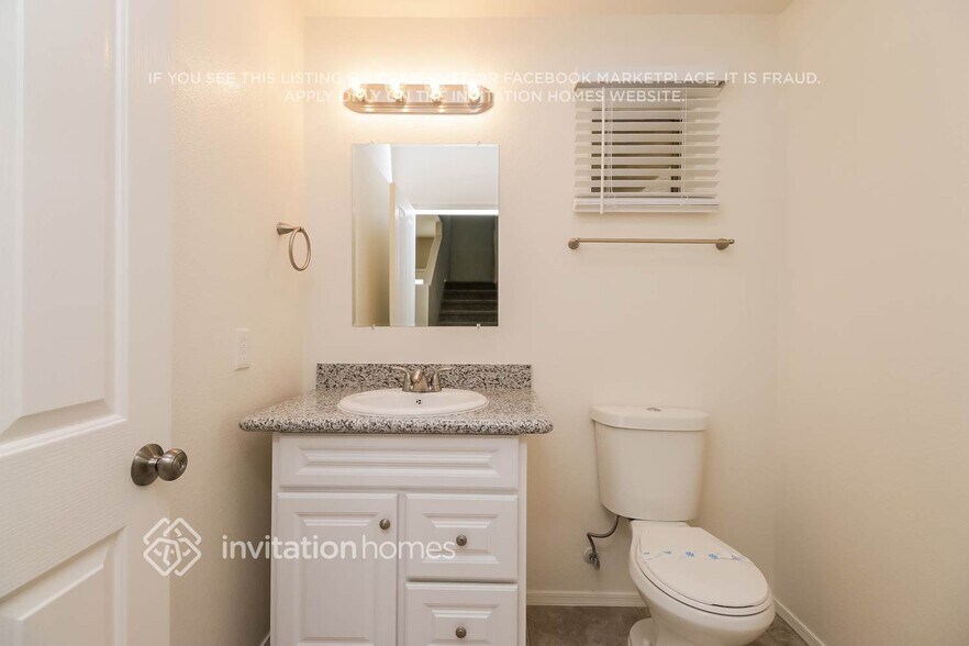 Building Photo - 15940 W Mauna Loa Ln