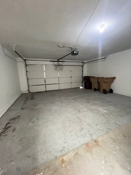 Building Photo - 7504 W Jenan Dr