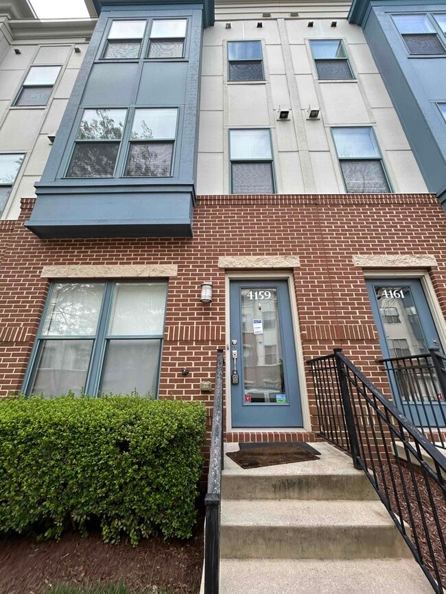 Primary Photo - 4159 Rush St