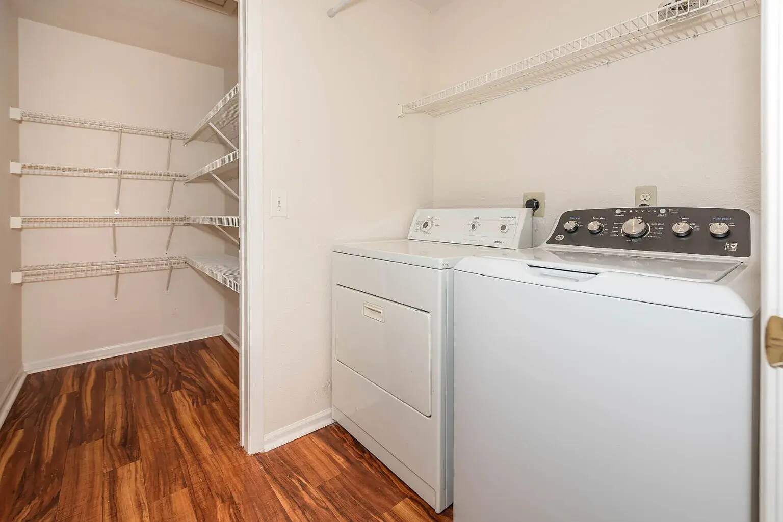 Washer & Dryer - 1417 Heatherwood Ln