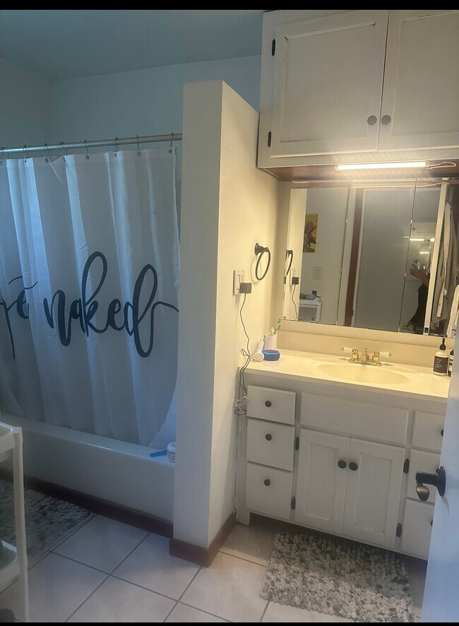Barthroom - 727 N Alta Vista Blvd