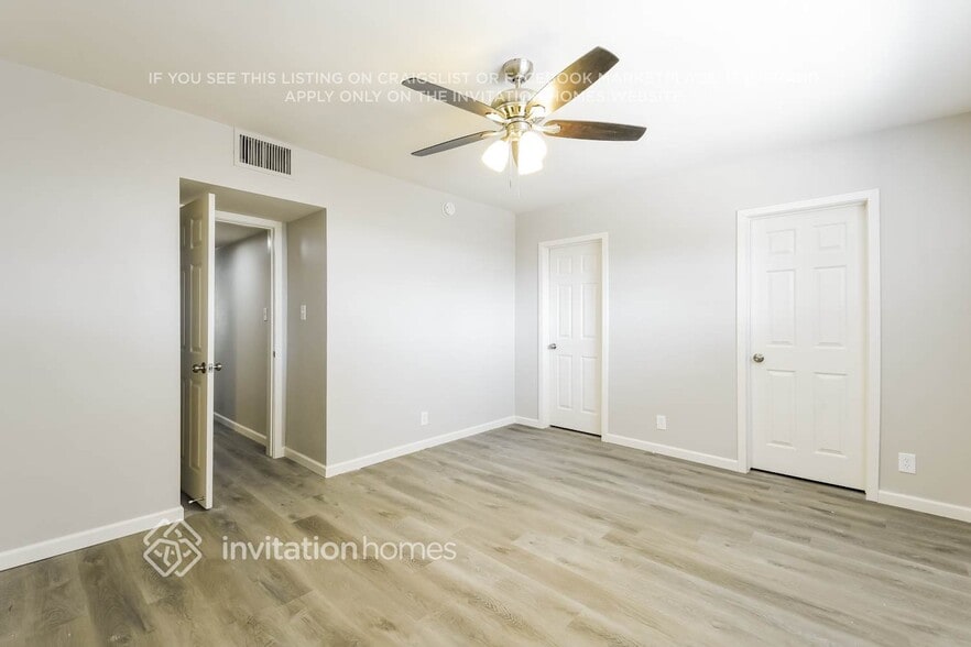 Building Photo - 2239 W Shady Glen Ave