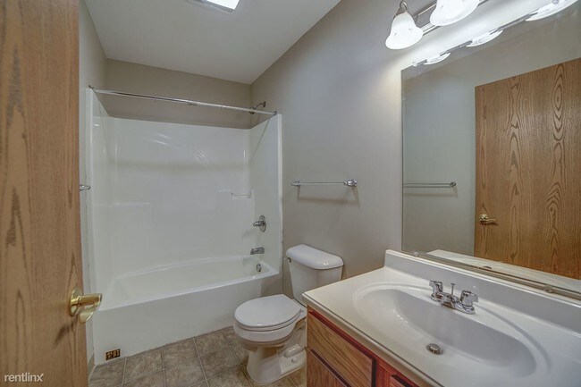 Building Photo - 2 br, 1 bath Apartment - Raystown Crossing