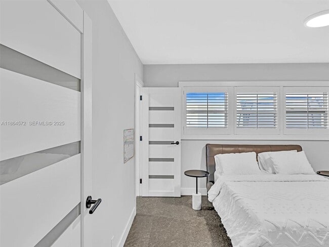 Building Photo - 840 S Southlake Dr