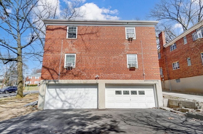 Building Photo - 2769 Losantiville Ave