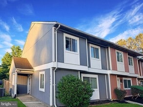 Building Photo - 12053 Hallandale Terrace