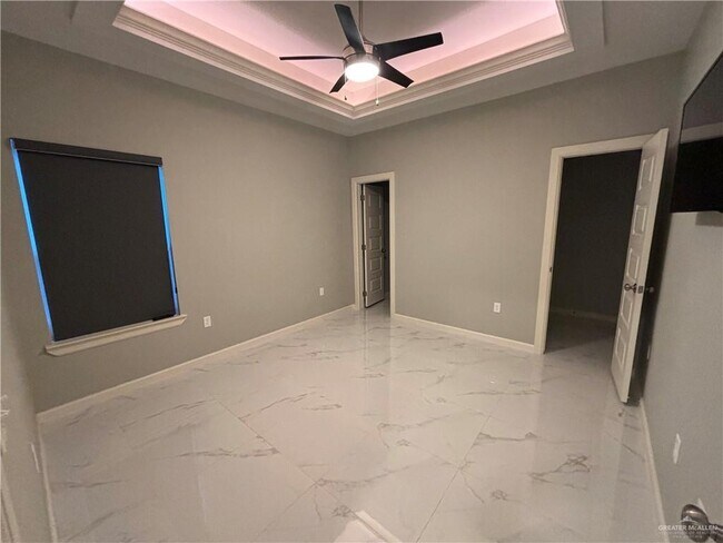Building Photo - 2601 Tulipan Ave