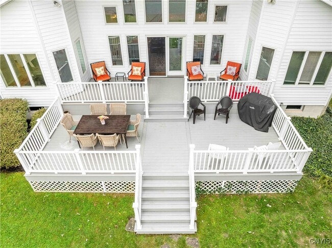 Building Photo - 1916 W Lake Rd